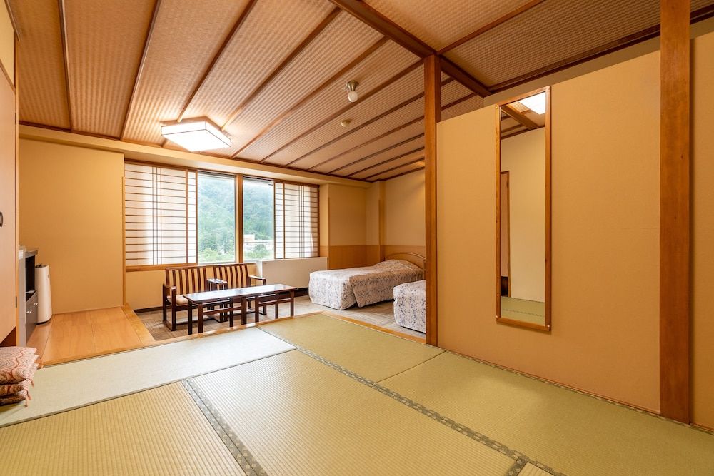 Standard Japanese-Western Twin Room with 7.5 Tatami Mats - Indoor Bath - Non-Smoking