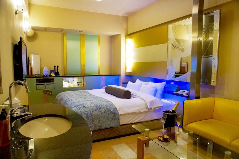 Basic Double Room, 1 Queen Bed, Smoking