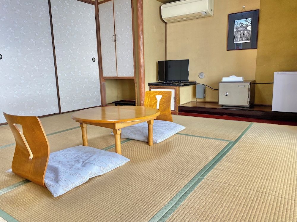 Economy Triple Room