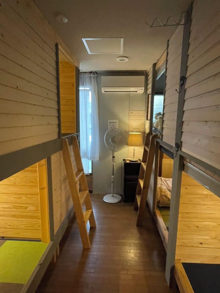 Shared Dormitory, Mixed Dorm