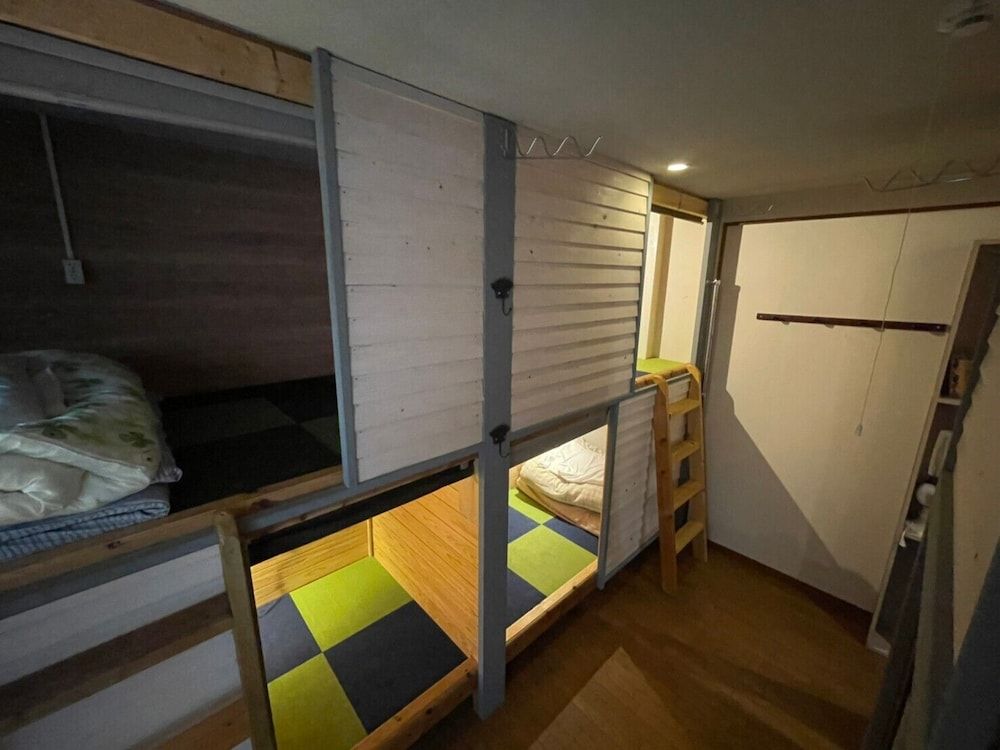 Shared Dormitory, Mixed Dorm