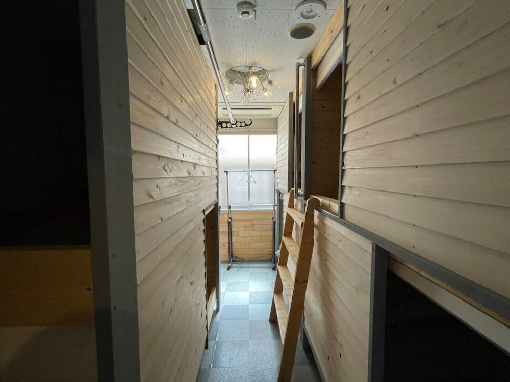 Shared Dormitory, Women only