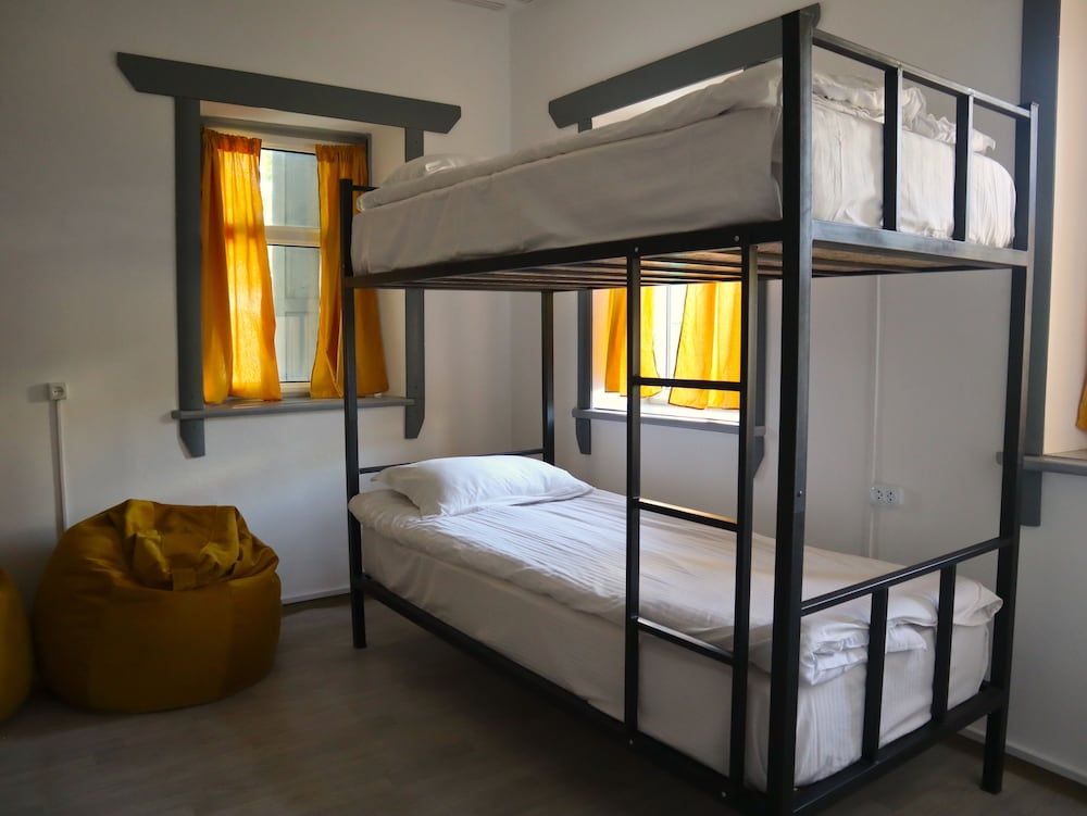 ESENIN 1 Hostel & Bar Basic Cabin 4