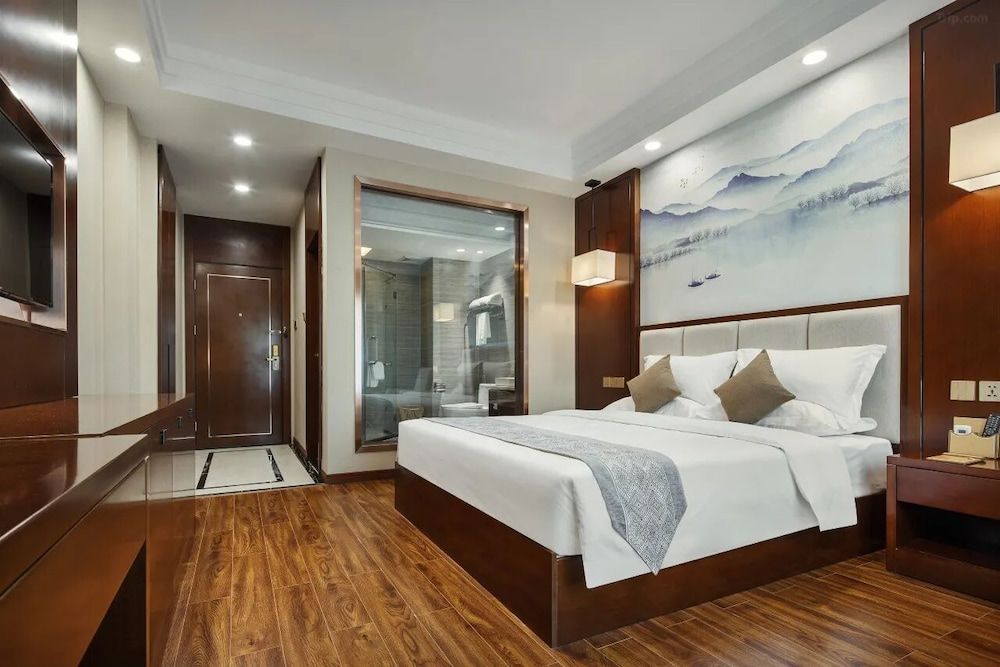 Rose Garden International Hotel Superior Double Room, City View 2