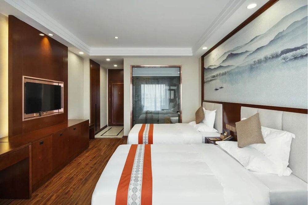 Superior Twin Room, City View