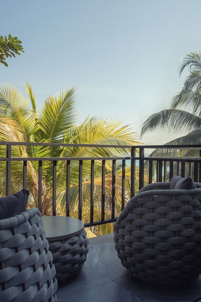 Apsara Resort Koh Rong Standard Suite, 1 Bedroom, Balcony, Hill View 14