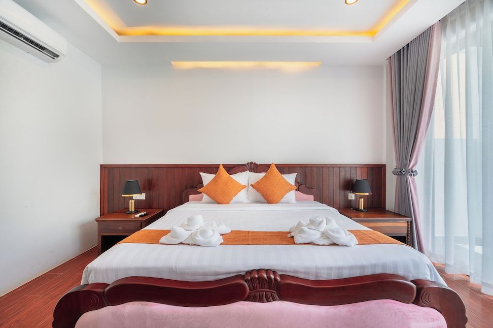 Pich Kunthea Angkor Resort Deluxe Double Room, Balcony, Garden View 10