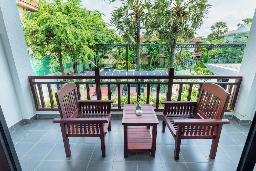 Pich Kunthea Angkor Resort Deluxe Double Room, Balcony, Garden View 14