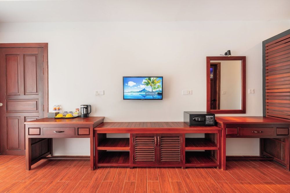 Pich Kunthea Angkor Resort Deluxe Double Room, Balcony, Garden View 15