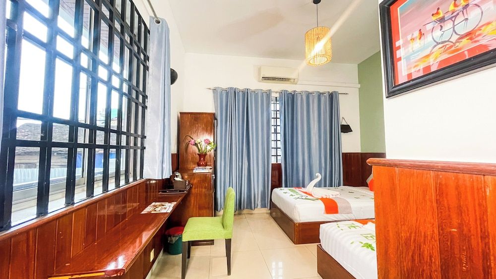 The Center Point Deluxe Twin Room 2