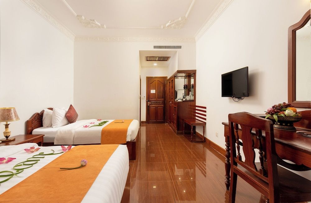 Family Room, City View