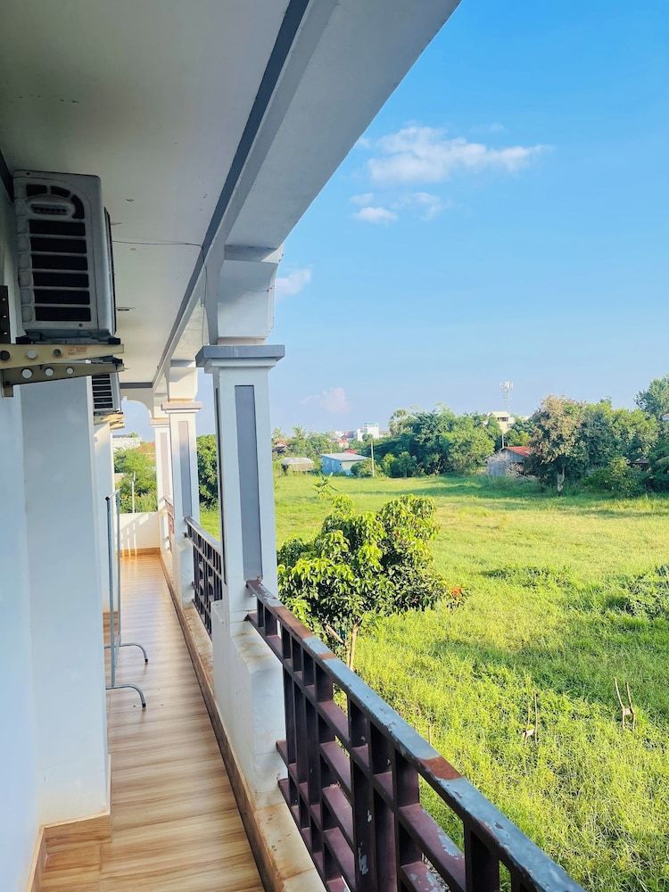 Golden Bakong Boutique Deluxe Double Room, 1 King Bed, Pool View 11