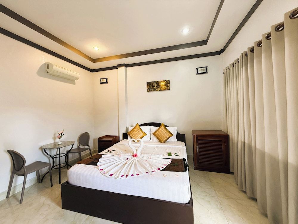 Golden Bakong Boutique Deluxe Double Room, 1 King Bed, Pool View 7