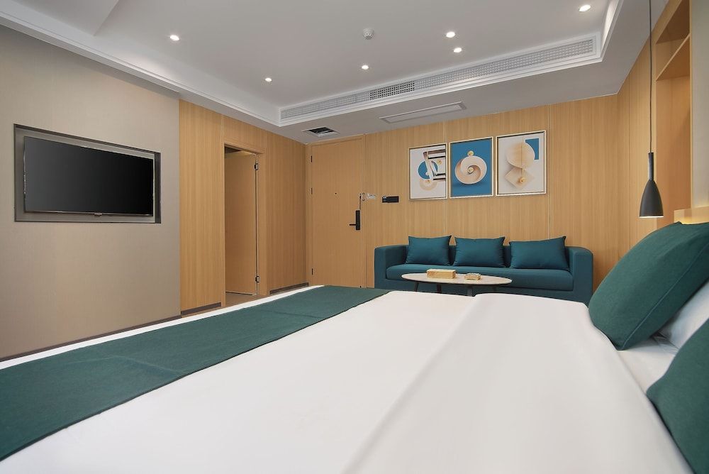 Basic Single Room, Canal View