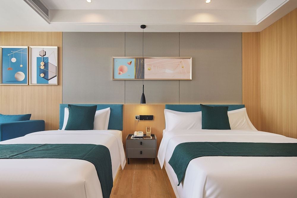 ALL IN LIGHT LUXURY HOTEL Family Double Room 4