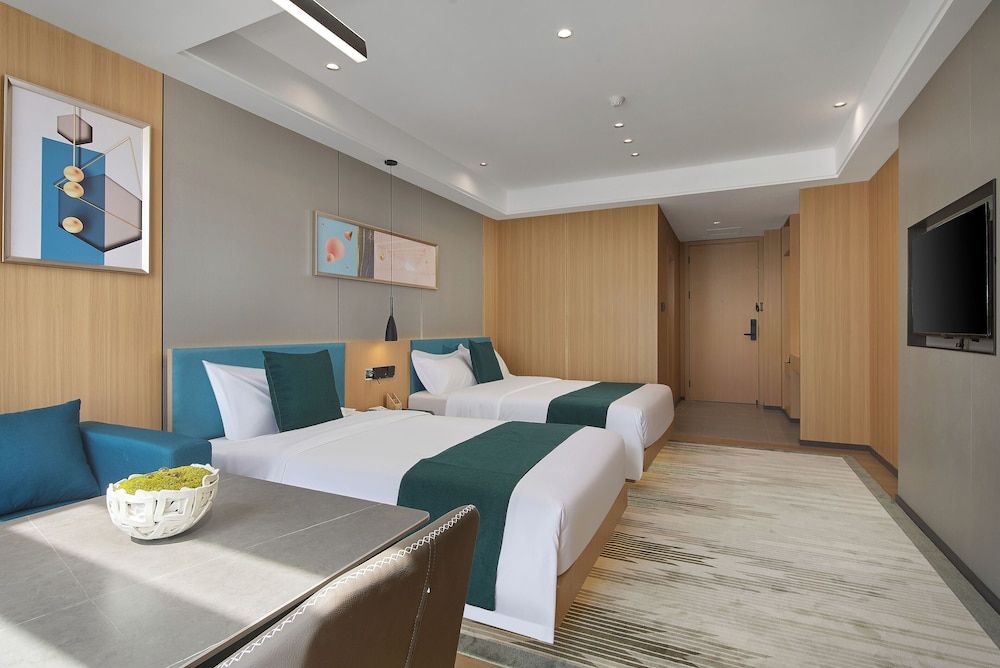 ALL IN LIGHT LUXURY HOTEL Family Double Room 2