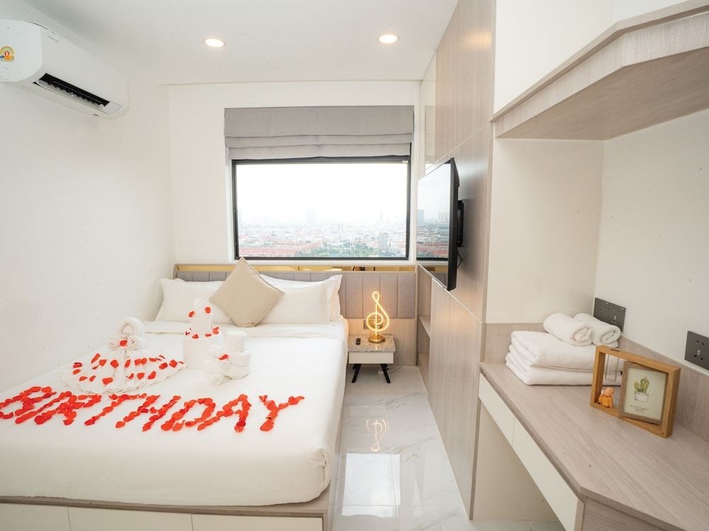 TV-Tower 1 Junior Double Room 4