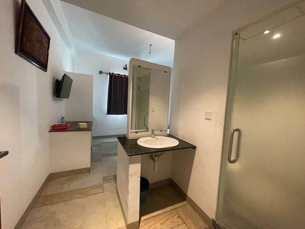 Hotel 30 Standard Double Room, Balcony, City View 5