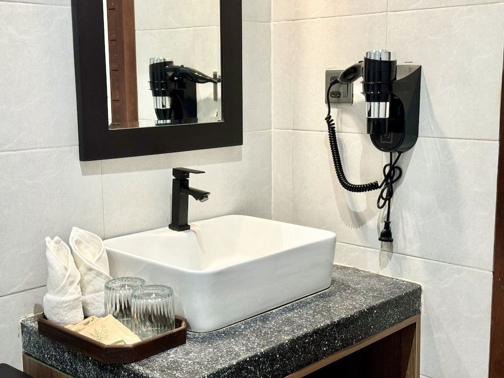 WH Hotel 310 Deluxe Double Room, City View 15