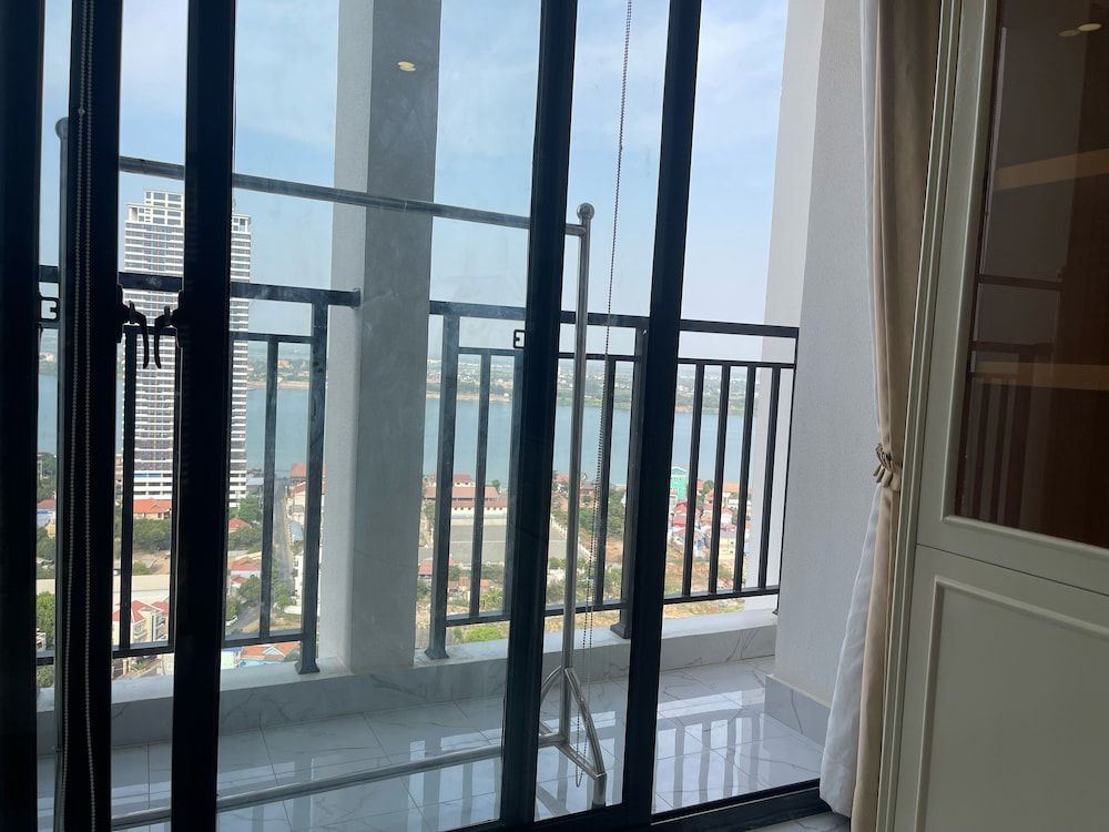 The Vincent Condo Comfort Condo, 1 Bedroom, River View 6