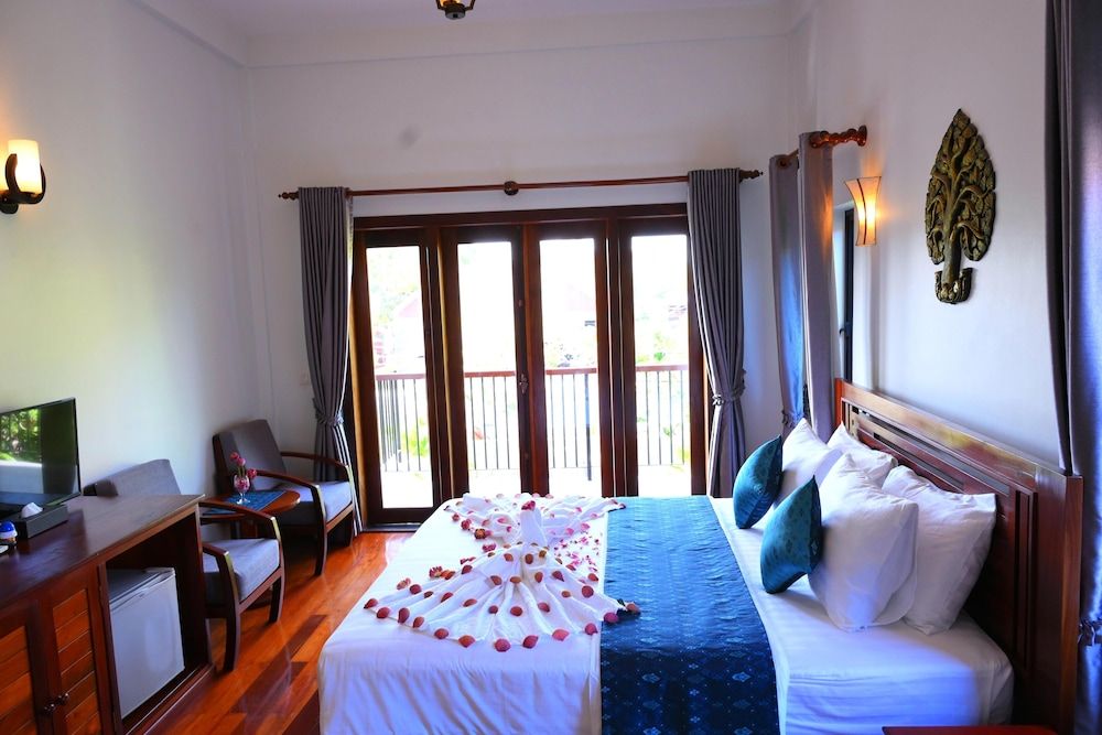 Lion King Boutique Hotel Deluxe Double Room, Balcony, Pool View