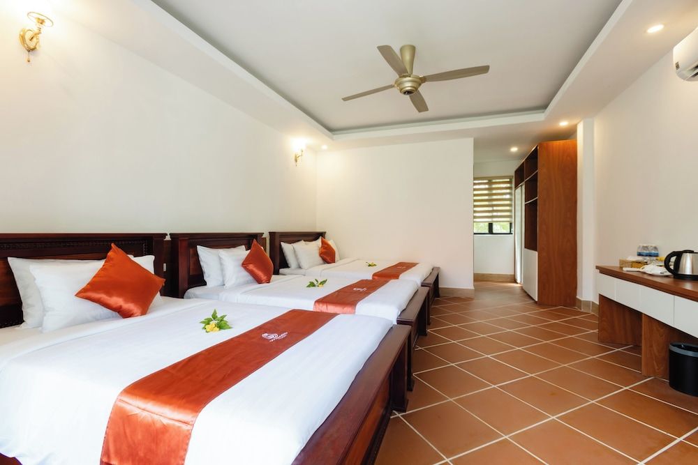 SoonNoeng Resort Deluxe Triple Room