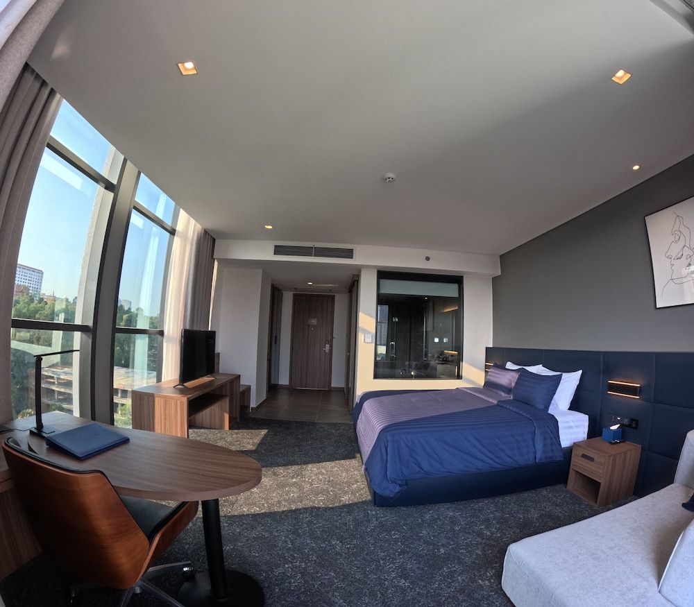Deluxe Double Room, 1 Double Bed, Non Smoking, Partial Ocean View