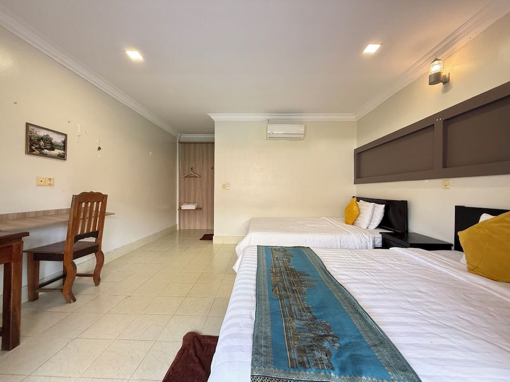 Hello Kampot Resort Standard Twin Room, 2 Double Beds, Pool View 3