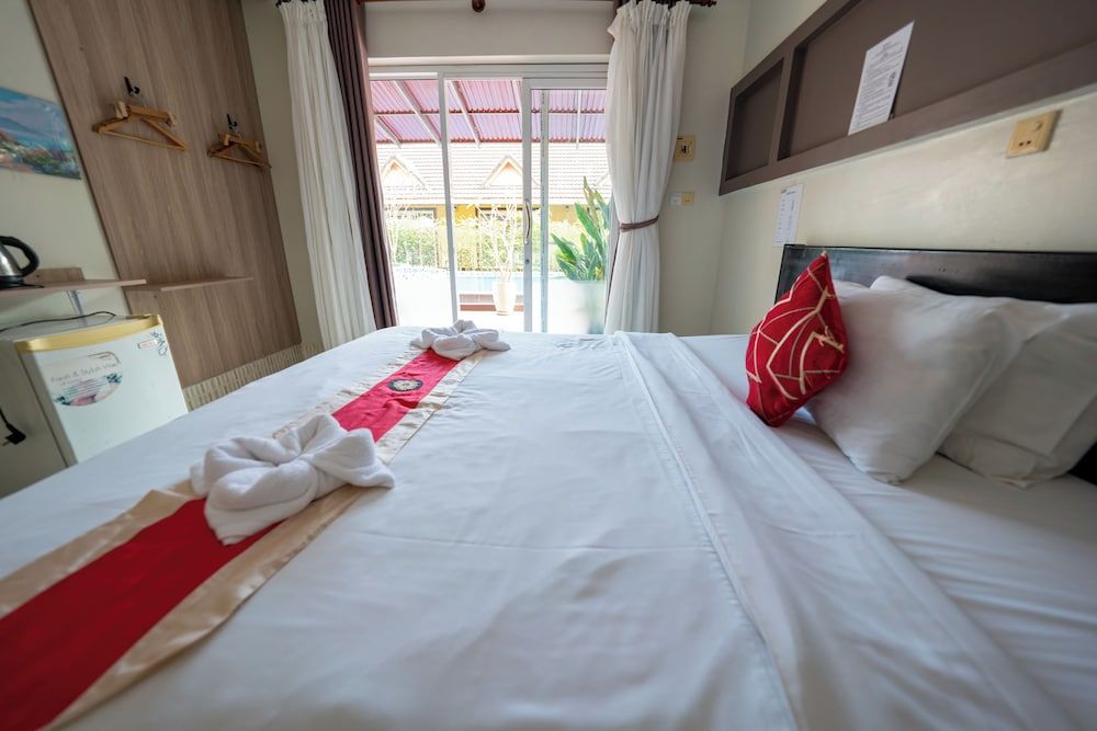 Hello Kampot Resort Standard Double Room, 1 King Bed, Pool View 13
