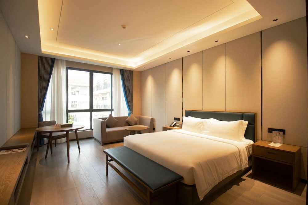 Donghu Resort Hotel Double Room, Pool View 2