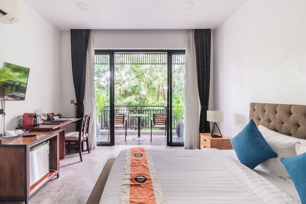 Superior Double Room, Balcony, Garden View