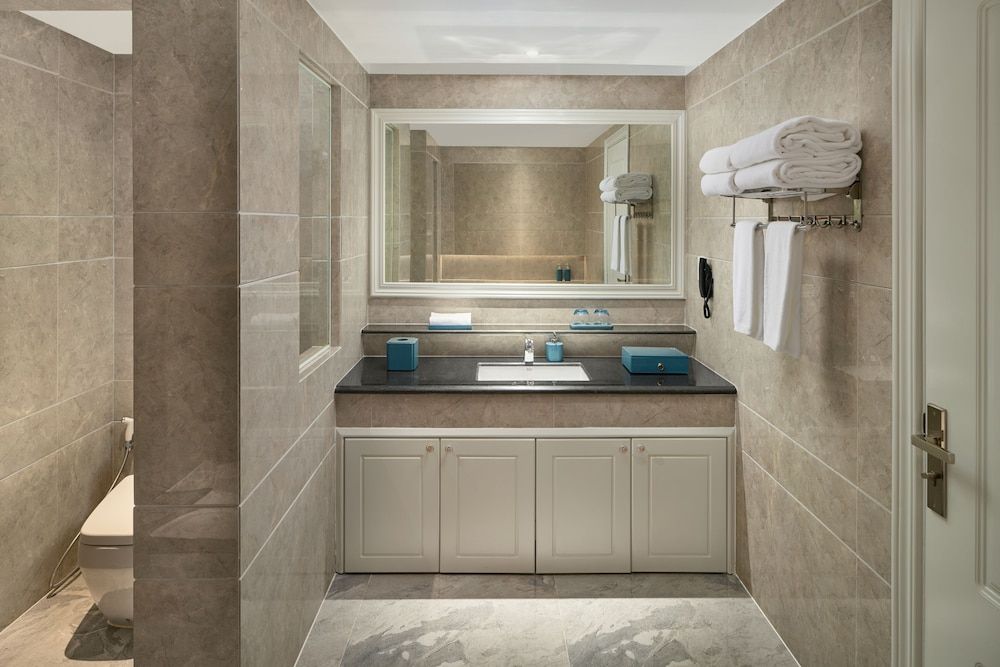 Wyndham Grand Phnom Penh Capital Deluxe Room, Multiple Beds, Non Smoking 5