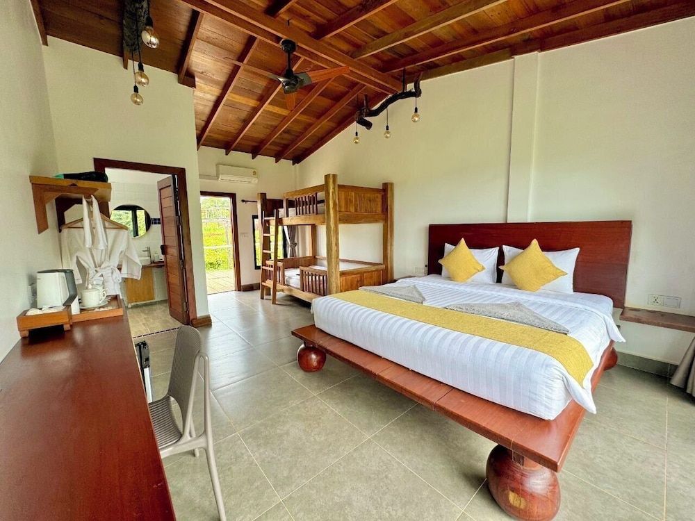 PIDA COFFEE FARM LODGE Family Room 7