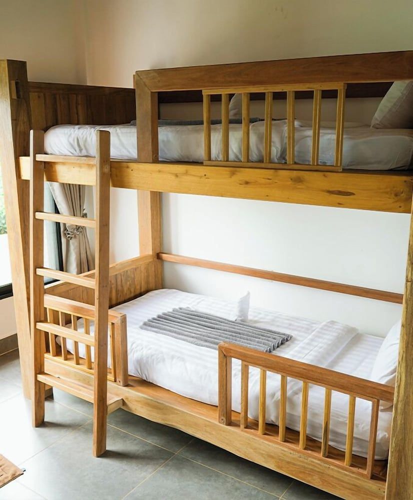 PIDA COFFEE FARM LODGE Family Room 4