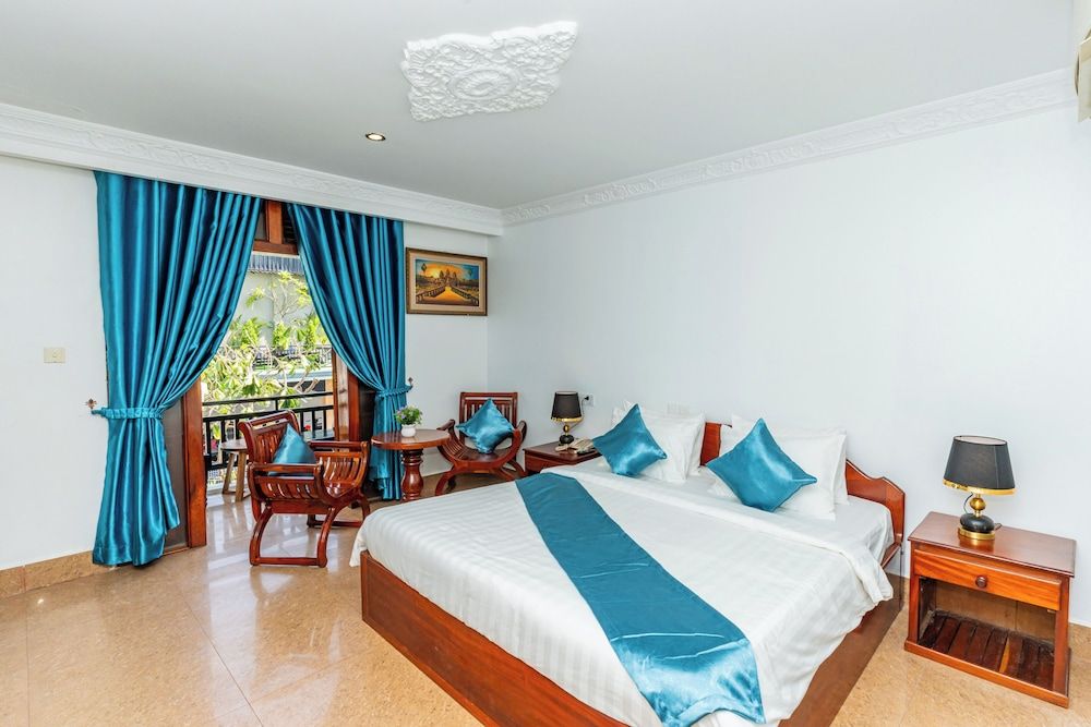 Deluxe Double Room, Pool View