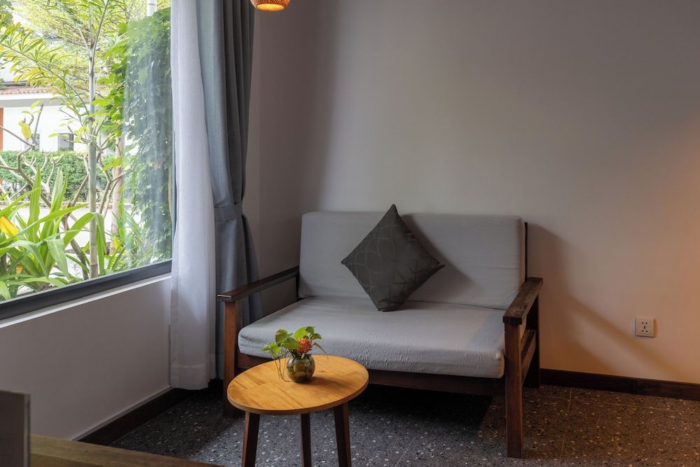 Apartment Green Amazon Classic Apartment, Balcony, Garden View 8