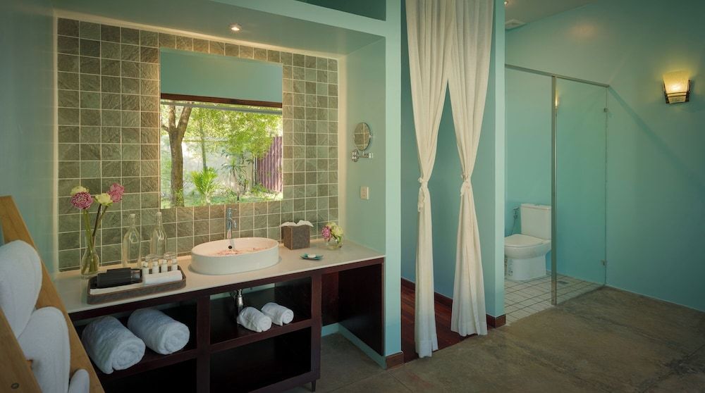 Sala Siem Reap Resort Junior Suite, 1 King Bed with Sofa bed, Bathtub, Pool View 13
