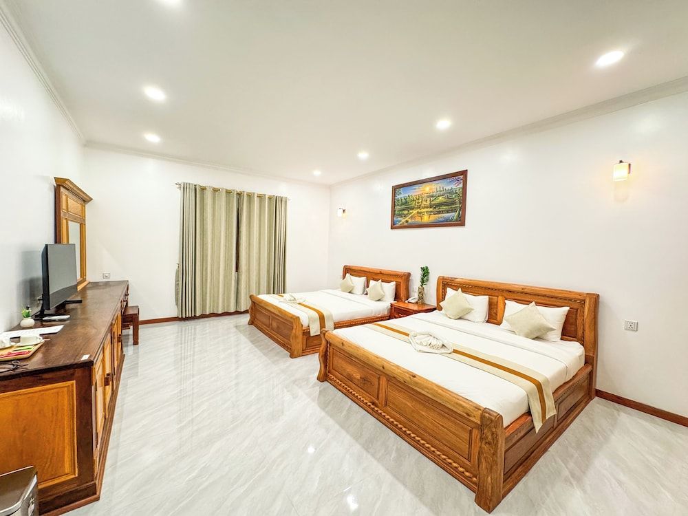 Piseth Private Villa Hotel Standard Twin Room, Balcony, Pool View 2