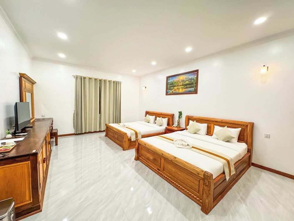 Piseth Private Villa Hotel Standard Twin Room, Balcony, Pool View 4