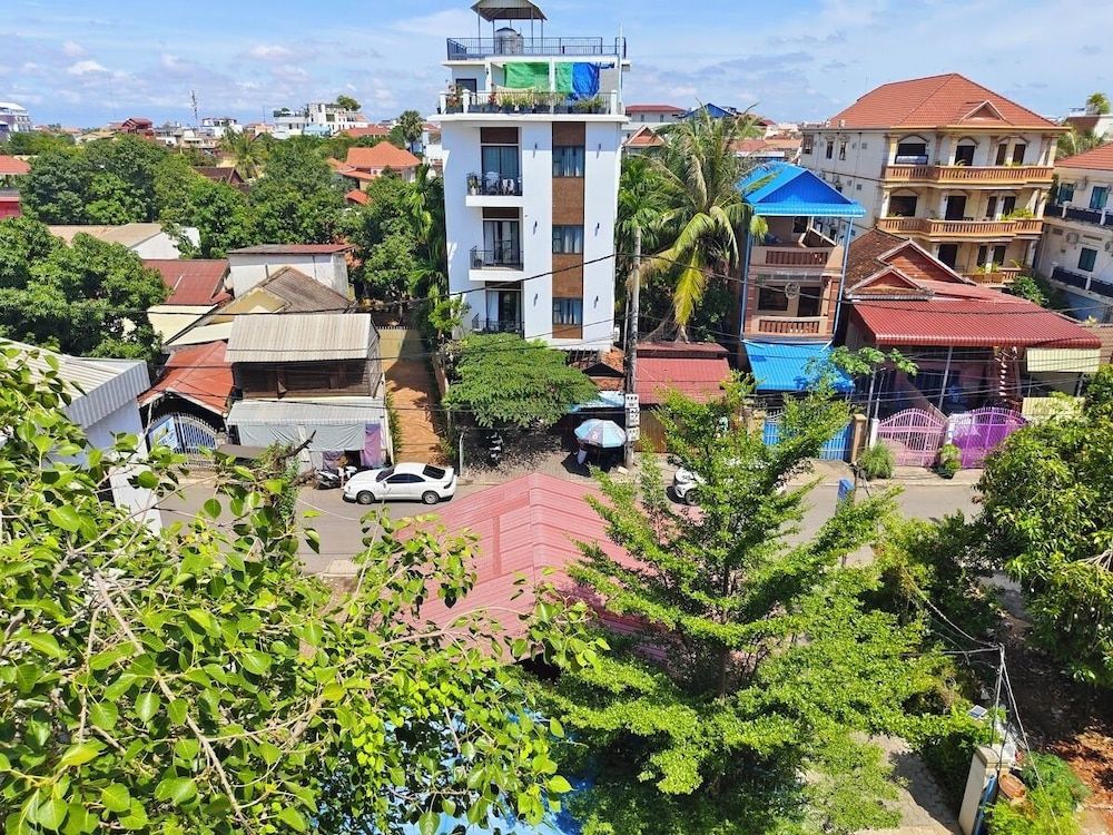 Damnak Riverside Villa Standard Twin Room, City View 7