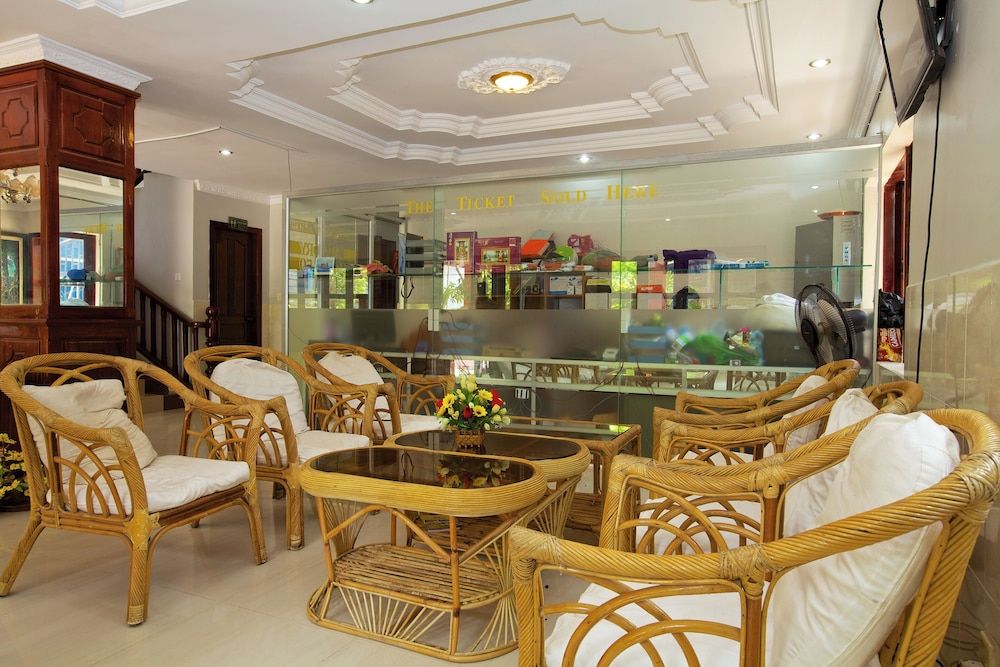 Damnak Riverside Villa