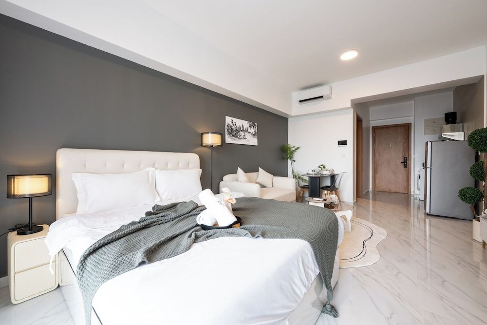 Royal Platinum Condo by Soben Homes Comfort Studio 11