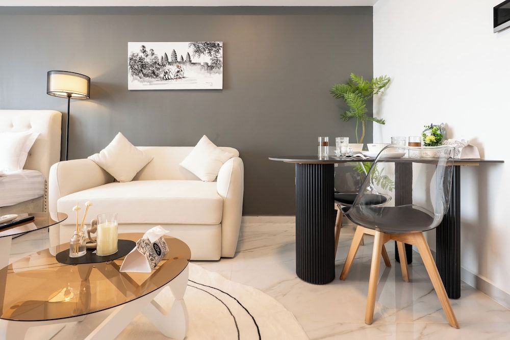 Royal Platinum Condo by Soben Homes Comfort Studio 34