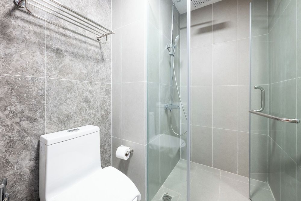 Royal Platinum Condo by Soben Homes Comfort Studio 50