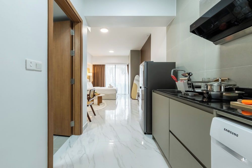 Royal Platinum Condo by Soben Homes Comfort Studio 22