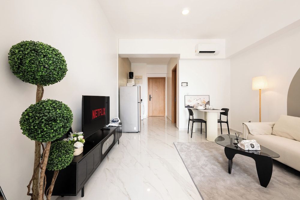 Royal Platinum Condo by Soben Homes Comfort Studio 37