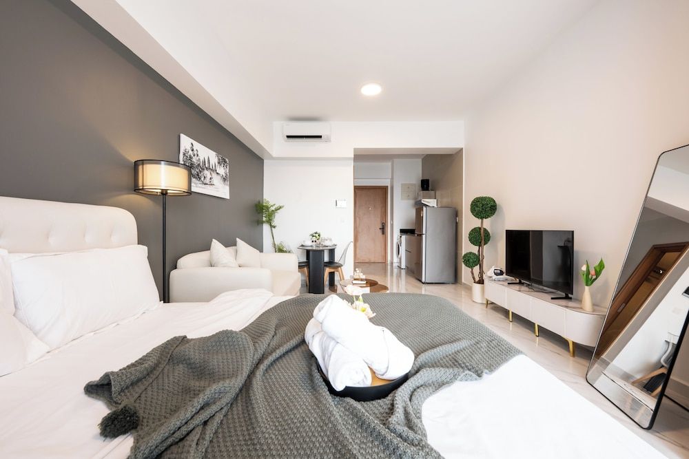 Royal Platinum Condo by Soben Homes Comfort Studio 9