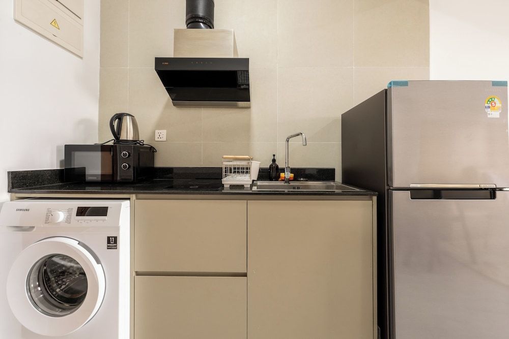 Royal Platinum Condo by Soben Homes Comfort Studio 24