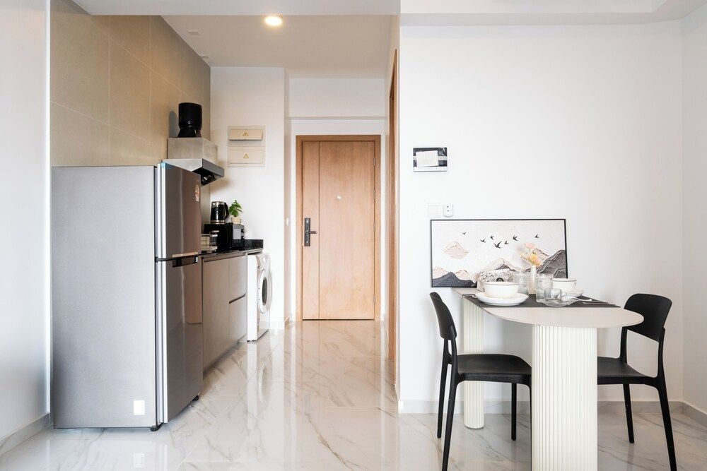 Royal Platinum Condo by Soben Homes Comfort Studio 21