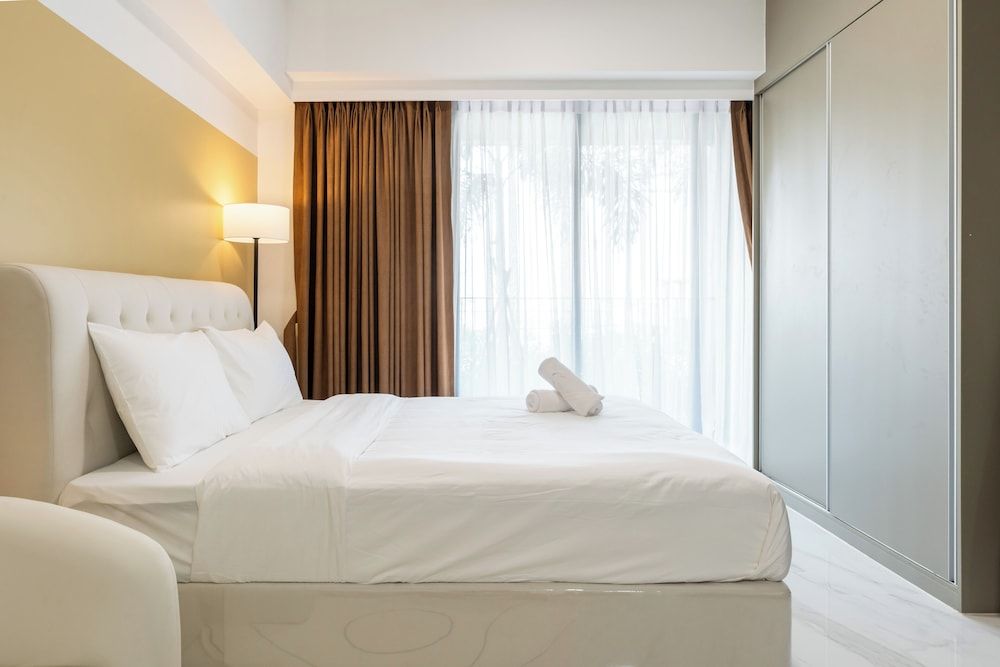 Royal Platinum Condo by Soben Homes Comfort Studio 3